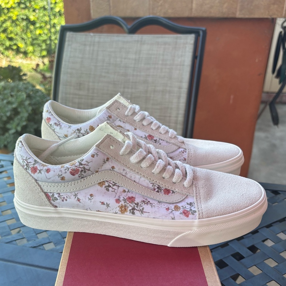 Vintage Floral Marshmal Old Skool VANS